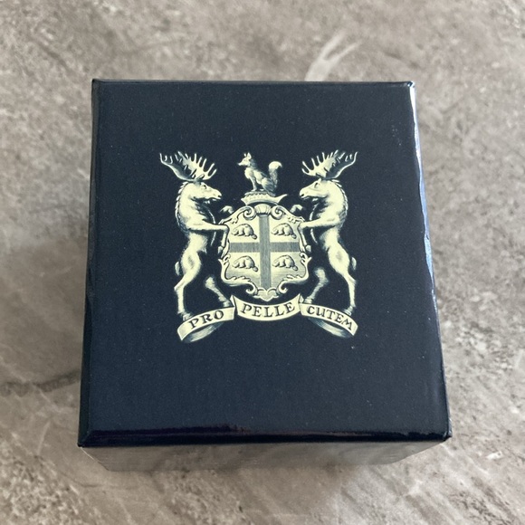 Hudson’s Bay Authentic Ring Empty Jewelry Box, Black - Picture 3 of 4